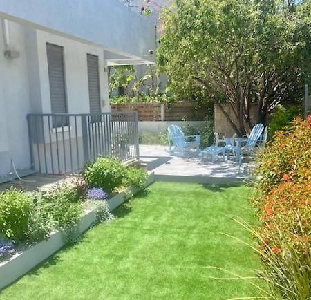 אירוח השקד - 10דק' משדה התעופה Lägenhet Giv'at Koach Exteriör bild
